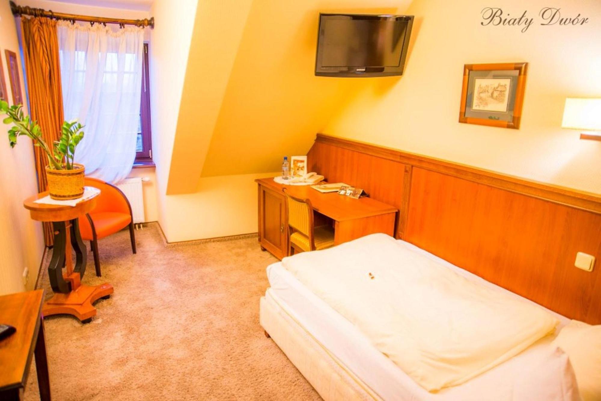 크비드진 Bialy Dwor B&B 외부 사진
