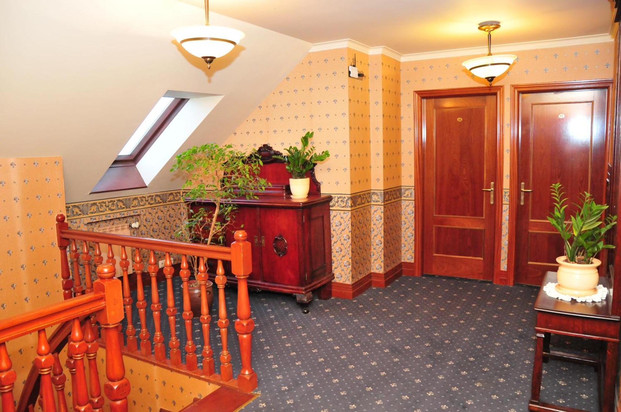 크비드진 Bialy Dwor B&B 외부 사진